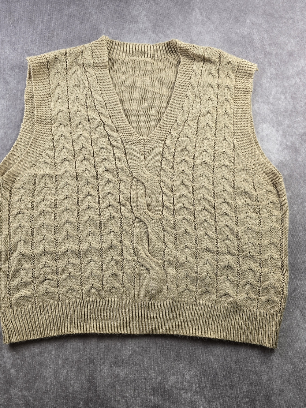 SHEIN Tan Cable Knit Sweater Vest Women’s L